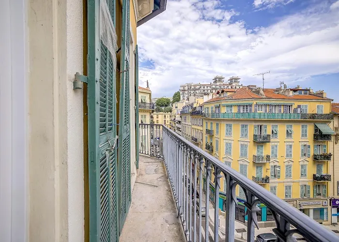 Grand Centre De Apartamento *